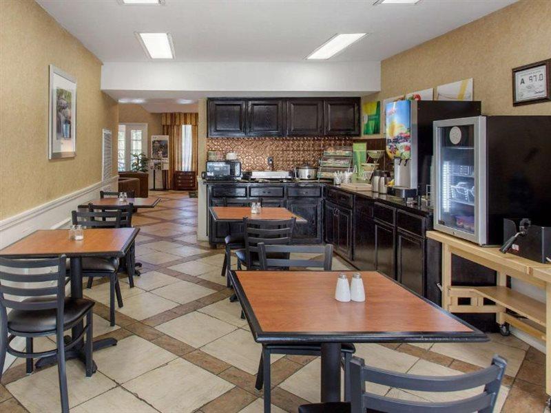 Quality Inn Laurinburg Buitenkant foto