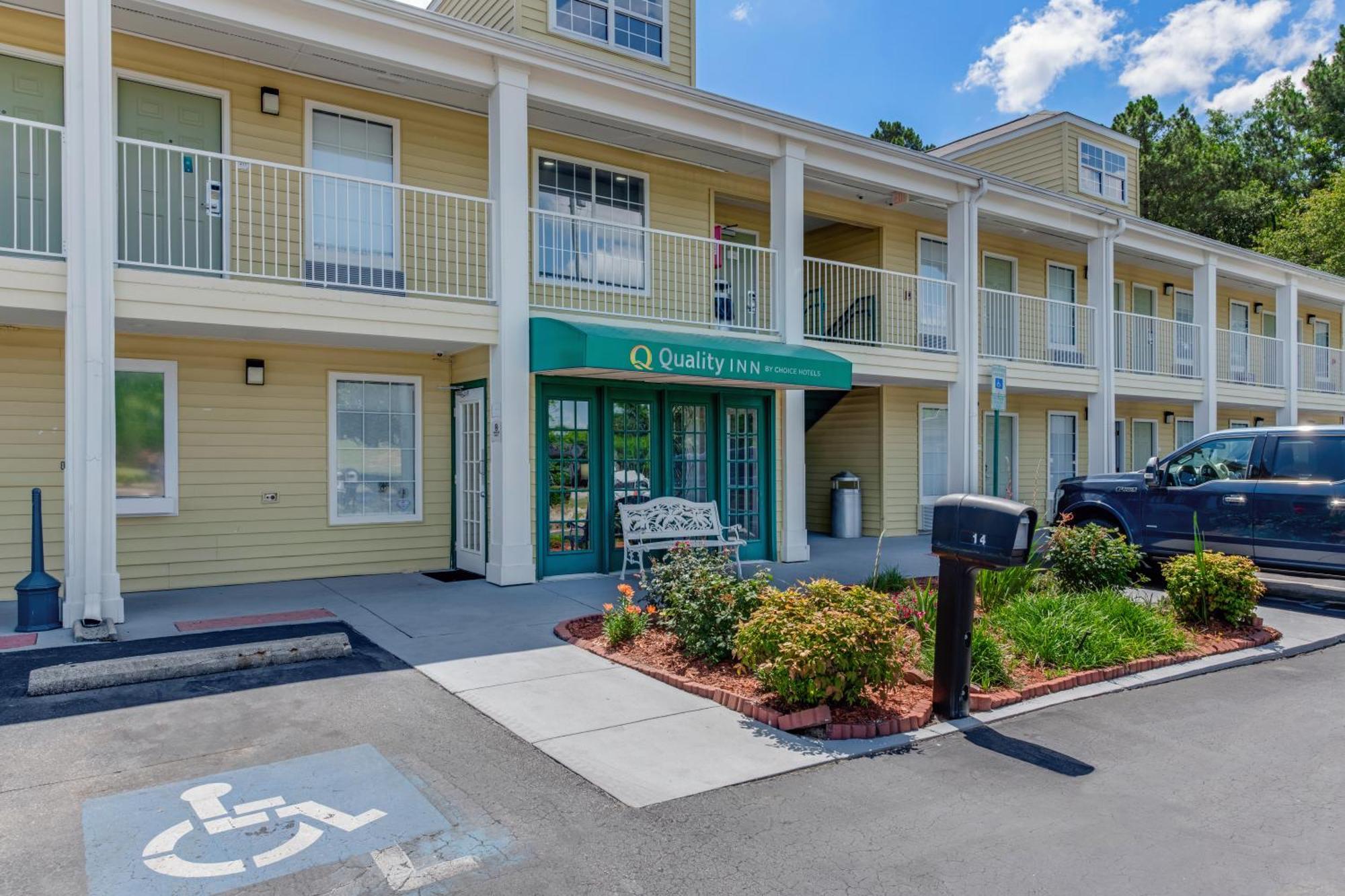 Quality Inn Laurinburg Buitenkant foto
