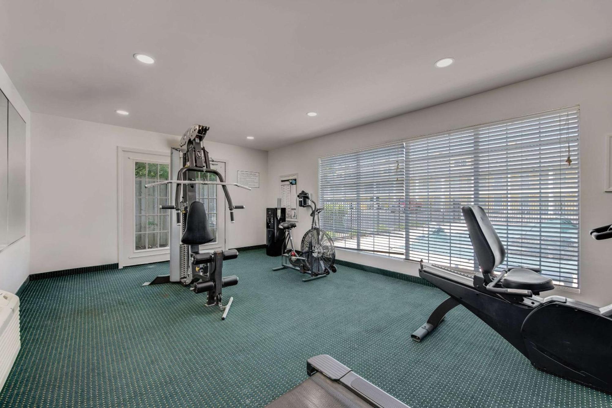 Quality Inn Laurinburg Buitenkant foto
