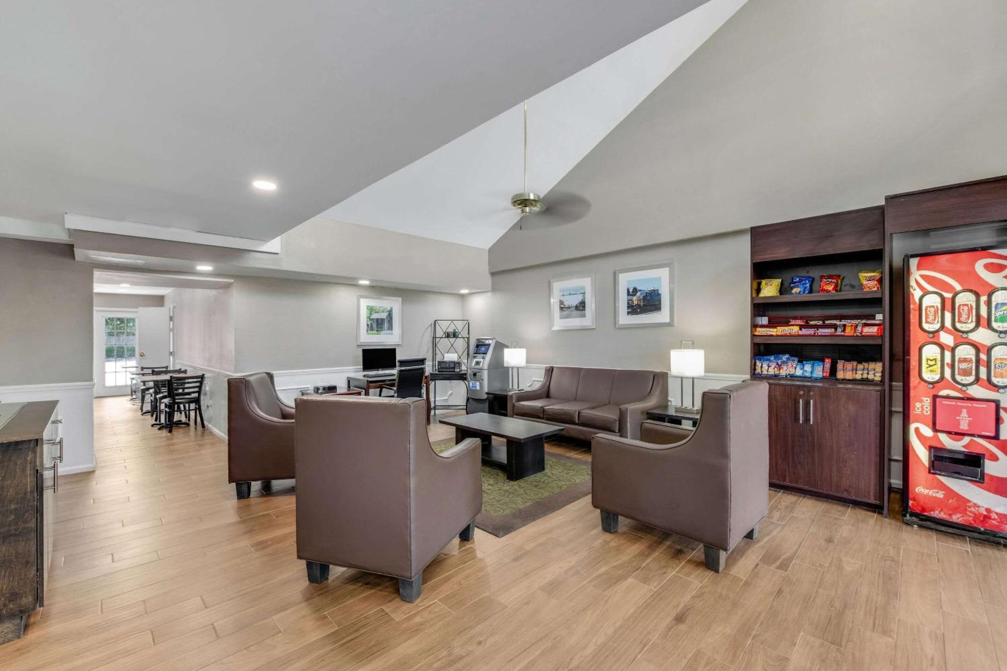 Quality Inn Laurinburg Buitenkant foto