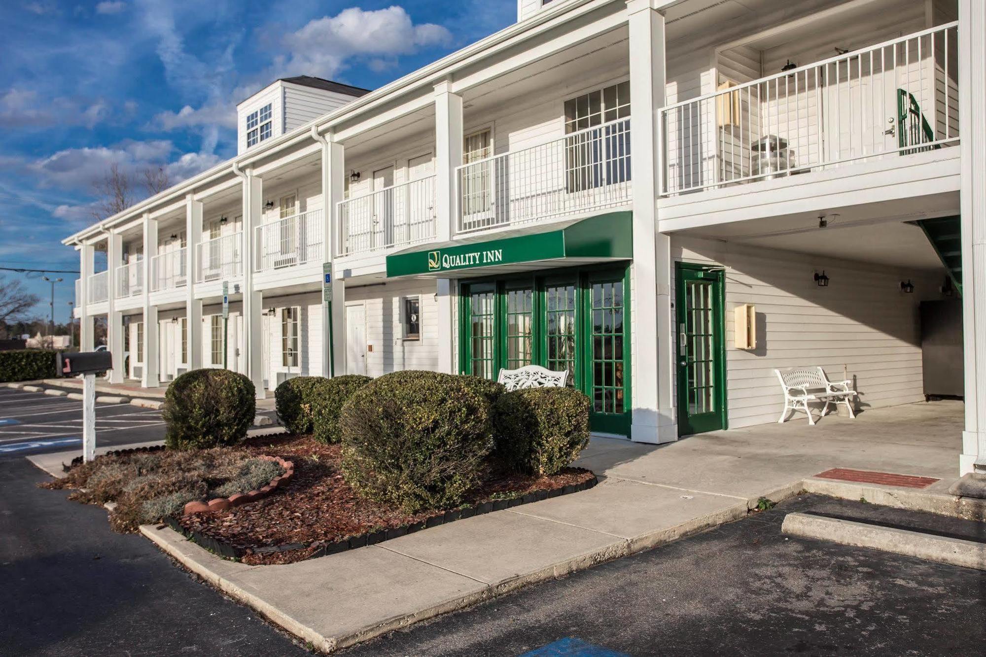 Quality Inn Laurinburg Buitenkant foto