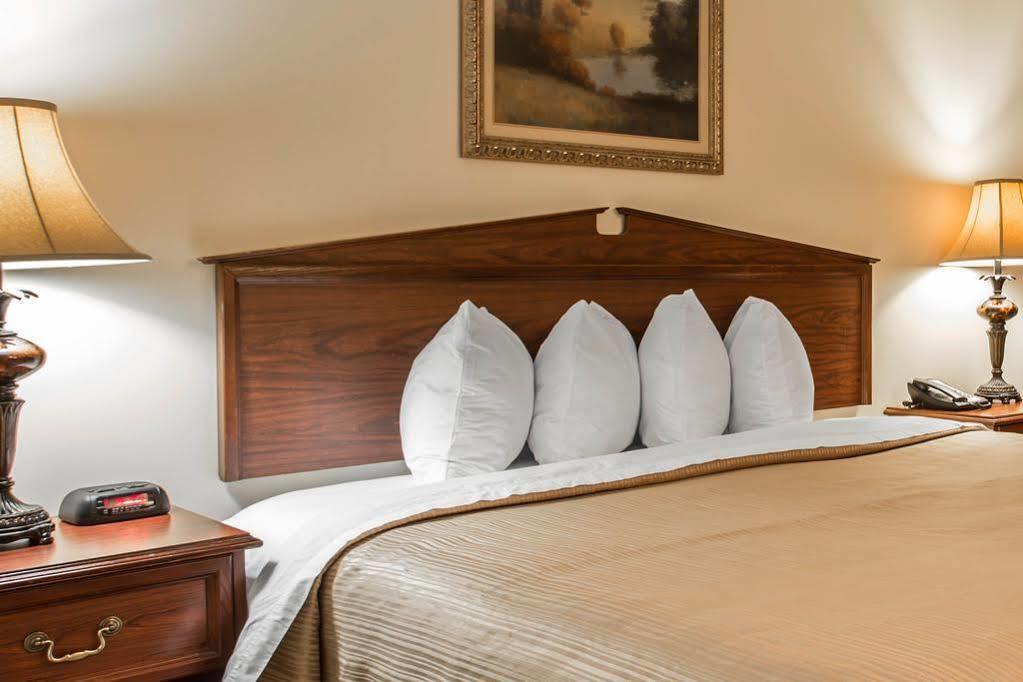 Quality Inn Laurinburg Buitenkant foto