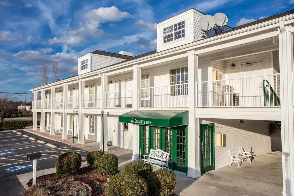 Quality Inn Laurinburg Buitenkant foto