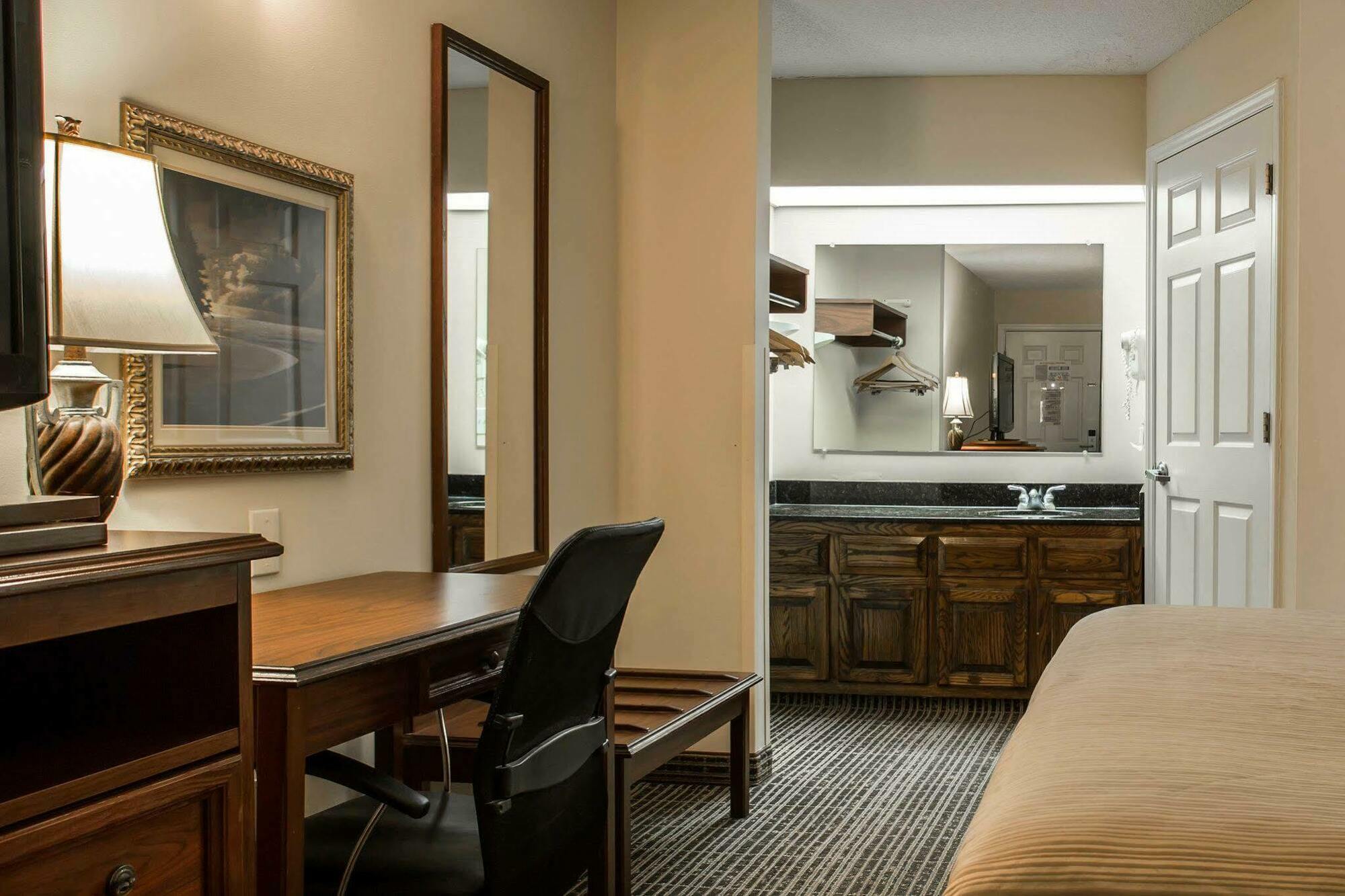 Quality Inn Laurinburg Buitenkant foto